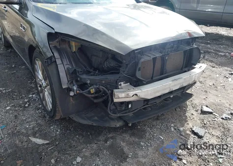 2015 Kia K900 Luxury z USA, uszkodzony, nr VIN KNALW4D4XF6016886